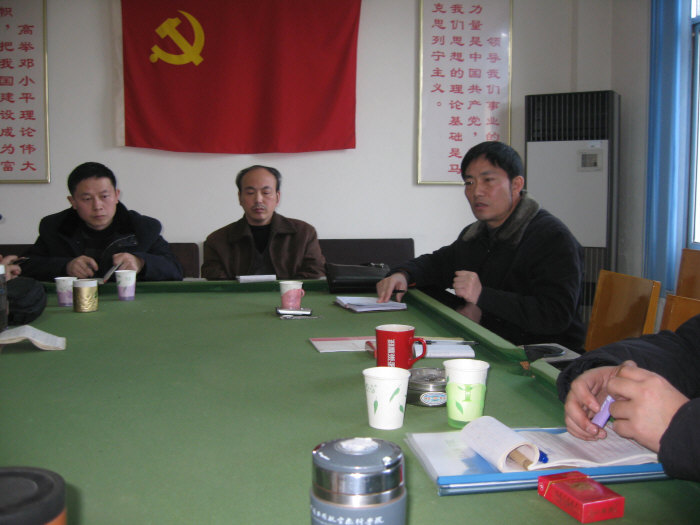 空管中心主任廖天贵讲话(右一)